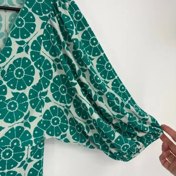 Vintage Max Studio Green Geo Print Babydoll V-Neck Top Size MP 90s y2k - Picture 4 of 8